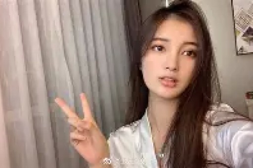关晓彤被内涵潜规则：更可怕的是所有人都在等塌房