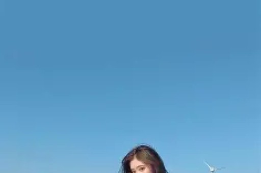 谢娜成都演唱会想看人数超35万艺人跨界为何引争议